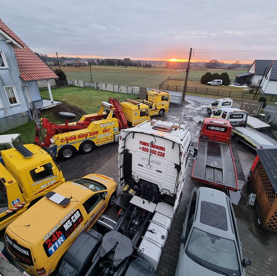 Pomoc drogowa i holowanie pojazdów osobowych oraz ciężarowych TIR Opole, okolice opola, autostrada A4. 